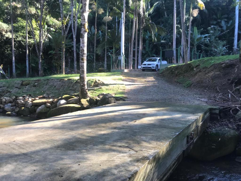 Chale Em Meio A Natureza! Guabiruba Kültér fotó